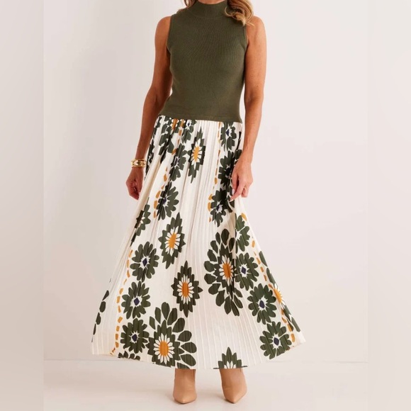 Avara Dresses & Skirts - Sleeveless  Floral Maxi Dress
